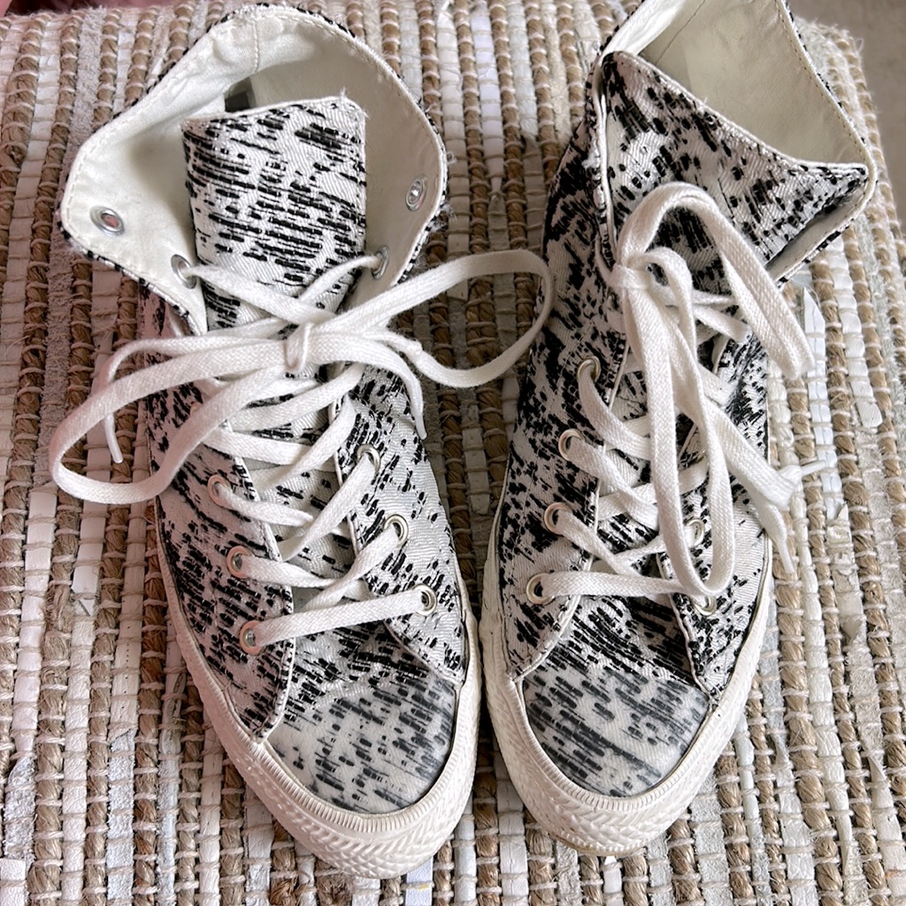 Converse!